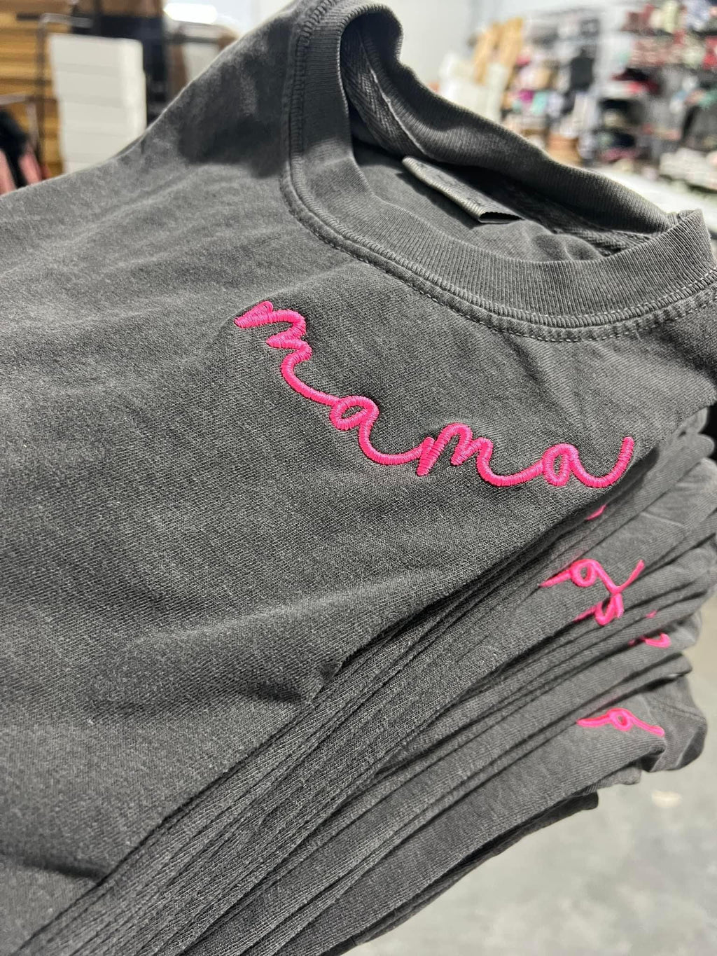 Mama script embroidered neck